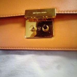 New michael kors crossbody bag